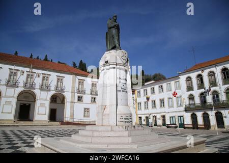 Town Square and statue of Grand Master D. Gualdim Pais, Tomar, Ribatejo Province, Portugal. Stock Photo