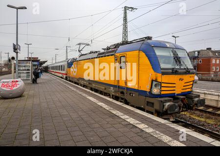 Eisenbahnverkehr - Bahnhof Rheine - Einfahrt des Intercity Zug nach ...