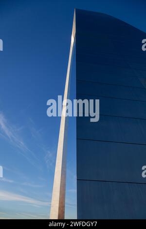 The Gateway Arch located along the banks of the Mississippi River in St. Louis, Missouri, Stock Photo