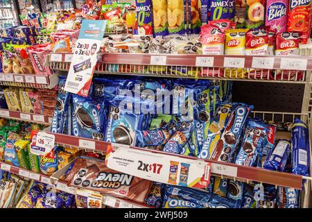 Merida Mexico,Centro,Oxxo convenience food store business bodega grocery,inside interior sale display shelves,cookies snacks junk food Oreo Nabisco Ch Stock Photo