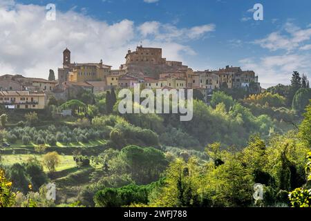 Panoramic view of the picturesque Tuscan village of Lari, Pisa, Italy Stock Photo