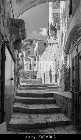 Te Aviv - Little aisle of old Jaffa Stock Photo - Alamy