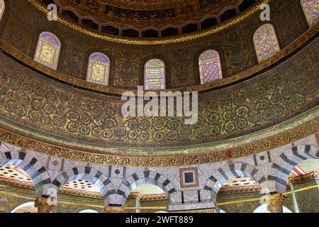 A view of the Dome of the Rock from inside, Al-Aqsa Mosque, Jerusalem, Palestine April 2022 Stock Photo