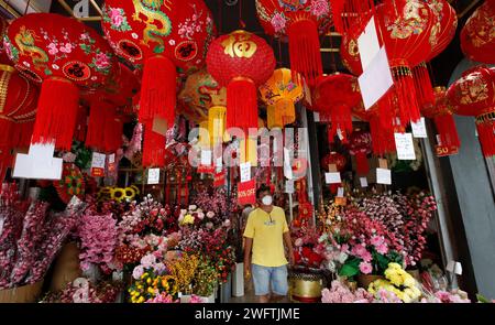 Kuala Lumpur, Malaysia. 01st Feb, 2024. An ethnic Chinese man shops for home decorations ahead of the Lunar New Year of the Dragon, more specifically, Wood Dragon, starting from February 10th, 2024, which will be celebrated by the Chinese around the world. (Photo by Wong Fok Loy/SOPA Images/Sipa USA) Credit: Sipa USA/Alamy Live News Stock Photo