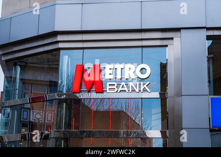 Wolverhampton, England – January 31 2024: Front signage of the High Street Bank, Metro Bank Stock Photo
