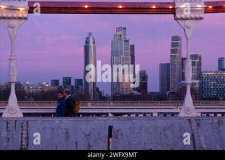 London, UK. 1st February, 2024. A glorious sunset with vivid colours owing to lingering Saharan dust deposits, as viewed from Chelsea Bridge.  Credit: Eleventh Hour Photography/Alamy Live News Stock Photo