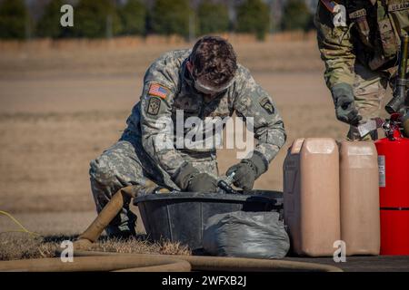 Soldiers from the 96th Aviation Support Battalion, 101st Airborne ...