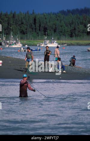 Dip netting salmon hi-res stock photography and images - Alamy