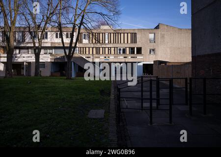 A maisonette on Hinksey Path SE2, part of the Lesnes Estate in Thamesmead, a brutalist estate built in 1967, due to be demolished and redeveloped. Stock Photo