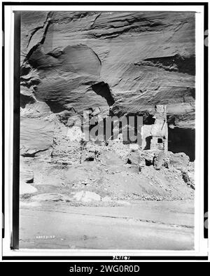 Antelope ruins showing prehistoric decorations, 1907, c1907. Ruins of Navajo Indian cliff dwellings. Stock Photo