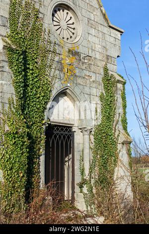 Vliegenierskapel, neglected WWI commemoration chapel for World War One aviator Paul de Goussencourt, crashed at Kaaskerke, Dixmude, Flanders, Belgium Stock Photo