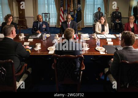 Arlington, United States Of America. 31st Jan, 2024. Arlington, United States of America. 31 January, 2024. U.S Secretary of Defense Lloyd Austin III, holds a bilateral meeting with British Defence Secretary Grant Shapps at the Pentagon, January 31, 2024 in Washington, DC Credit: PO1 Alexander Kubitza/DOD/Alamy Live News Stock Photo