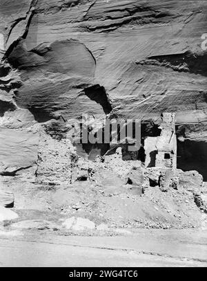 Antelope ruins showing prehistoric decorations, 1907, c1907. Ruins of Navajo Indian cliff dwellings. Stock Photo