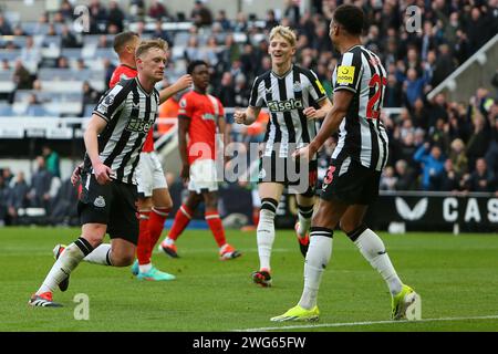 Newcastle on Saturday 3rd February 2024. Newcastle United's Sean Longstaff celebrates his second goal during the Premier League match between Newcastle United and Luton Town at St. James's Park, Newcastle on Saturday 3rd February 2024. (Photo: Michael Driver | MI News) Credit: MI News & Sport /Alamy Live News Stock Photo