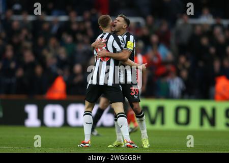 Newcastle on Saturday 3rd February 2024. Newcastle United's Harvey Barnes celebrates Newcastle United's fourth goal with Newcastle United's Bruno Guimarães during the Premier League match between Newcastle United and Luton Town at St. James's Park, Newcastle on Saturday 3rd February 2024. (Photo: Michael Driver | MI News) Credit: MI News & Sport /Alamy Live News Stock Photo