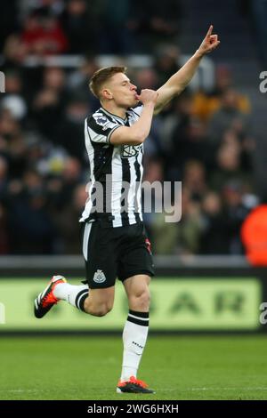 Newcastle on Saturday 3rd February 2024. Newcastle United's Harvey Barnes celebrates Newcastle United's fourth goalduring the Premier League match between Newcastle United and Luton Town at St. James's Park, Newcastle on Saturday 3rd February 2024. (Photo: Michael Driver | MI News) Credit: MI News & Sport /Alamy Live News Stock Photo
