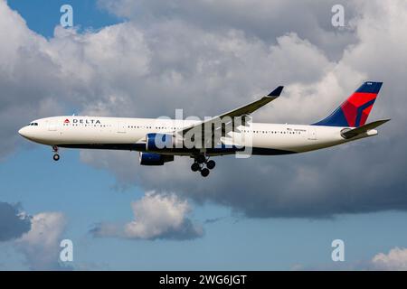 Delta Airlines Airbus A330-300 with registration N819NW on final for Amsterdam Airport Schiphol Stock Photo