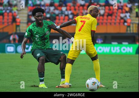 ABIDJAN, COTE D'IVOiRE - FEBRUARY 2;  Ola Aina of Nigeria and Deivi Miguel Viera of Angola during the TotalEnergies Caf Africa Cup of Nations (Afcon 2 Stock Photo