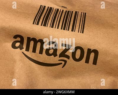 Nahaufnahme Amazon Prime Paket *** Close-up Amazon Prime package Copyright: xmix1x Stock Photo