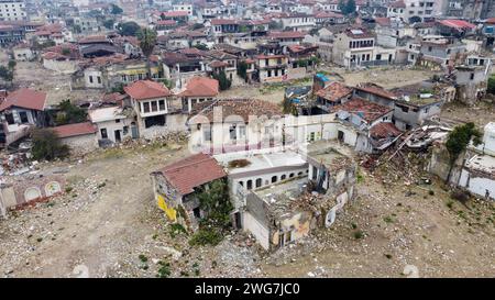 Hatay, Turkey. 03rd Feb, 2024. (EDITORS NOTE: Photo taken with drone) View of destroyed buildings and property by the earthquake. Turkey experienced the largest earthquake in its history on December 6, 2023, in the border region of Syria. Following the consecutive 7.4 and 7.7 earthquakes, 10 cities in the eastern region were affected. There are still ruins of collapsed buildings in the city center of Hatay, one of the most affected cities. (Photo by Tunahan Turhan/SOPA Images/Sipa USA) Credit: Sipa USA/Alamy Live News Stock Photo