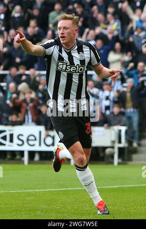 Newcastle on Saturday 3rd February 2024. Newcastle United's Sean Longstaff celebrates his goal during the Premier League match between Newcastle United and Luton Town at St. James's Park, Newcastle on Saturday 3rd February 2024. (Photo: Michael Driver | MI News) Credit: MI News & Sport /Alamy Live News Stock Photo