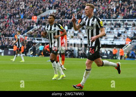 Newcastle on Saturday 3rd February 2024. Newcastle United's Sean Longstaff celebrates his first goal during the Premier League match between Newcastle United and Luton Town at St. James's Park, Newcastle on Saturday 3rd February 2024. (Photo: Michael Driver | MI News) Credit: MI News & Sport /Alamy Live News Stock Photo