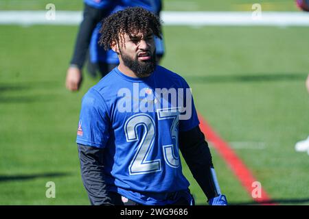 Los Angeles Rams' Kyren Williams runs for a touchdown against the ...