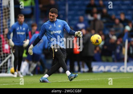 London, UK. 04th Feb, 2024. Chelsea Goalkeeper Djordje Petrović warms up during the Premier League match between Chelsea and Wolverhampton Wanderers at Stamford Bridge, London, England on 4 February 2024. Photo by Ken Sparks. Editorial use only, license required for commercial use. No use in betting, games or a single club/league/player publications. Credit: UK Sports Pics Ltd/Alamy Live News Stock Photo