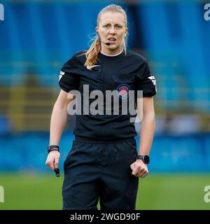 Manchester on Sunday 4th February 2024. Referee Lisa Benn during the Barclays FA Women's Super League match between Manchester City and Leicester City at the Joie Stadium, Manchester on Sunday 4th February 2024. (Photo: Mike Morese | MI News) Credit: MI News & Sport /Alamy Live News Stock Photo
