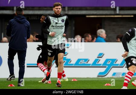 Rotterdam, Netherlands. 4th Feb, 2024. ROTTERDAM, NETHERLANDS - FEBRUARY 4: Warming up of Django Warmerdam of Sparta Rotterdam during the Dutch Eredivisie match between Sparta Rotterdam and PEC Zwolle at Sparta-stadion Het Kasteel on February 4, 2024 in Rotterdam, Netherlands. (Photo by Hans van der Valk/Orange Pictures) Credit: dpa/Alamy Live News Stock Photo