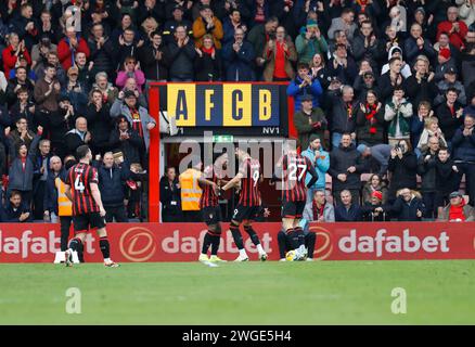 Vitality Stadium, Boscombe, Dorset, UK. 4th Feb, 2024. Premier League Football, AFC Bournemouth versus Nottingham Forest; Justin Kluivert of Bournemouth celebrates his goal with his team for 1-0 in the 5th minute Credit: Action Plus Sports/Alamy Live News Stock Photo