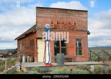 Fort Rock General Store, Fort Rock Homestead Village, Christmas Valley National Back Country Byway, Oregon Stock Photo