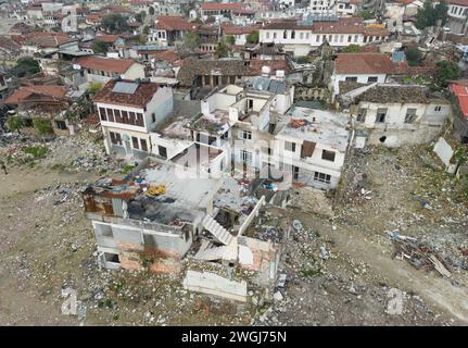 Antakya, Turkey. 05th Feb, 2024. View of ruined houses in the old town of Antakya. Numerous houses in the city center were destroyed or severely damaged in the earthquake a year ago. Credit: Boris Roessler/dpa/Alamy Live News Stock Photo