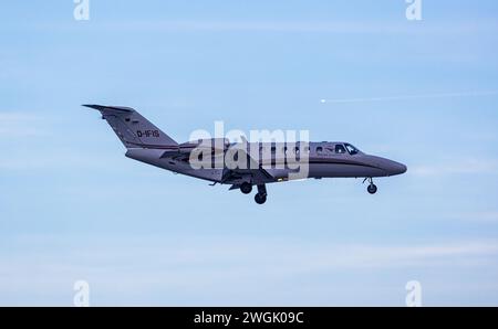 Eine Cessna 525 Citation CJ2+ von Aeroways befindet sich im Landeanflug auf den Flughafen Zürich. Registration D-IFIS. (Zürich, Schweiz, 14.01.2024) Stock Photo