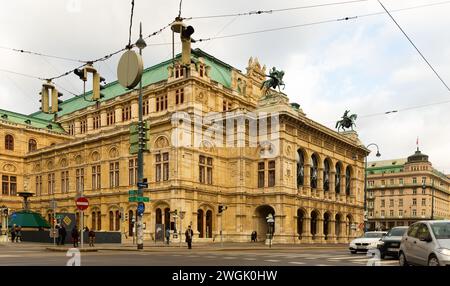 View of Vienna State Opera building from Opernring Stock Photo