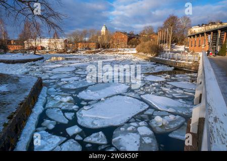 Ice floes at the Suomenlinna Sea Fortress, Helsinki, Finland, on a winter day Stock Photo