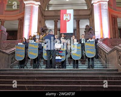 Die Stadt sagt Danke zum Engagement der freiwilligen Hochwasserhelfer*innen im Rathaus Hannover *** The city says thank you to the commitment of the flood volunteers at Hanover City Hall Stock Photo