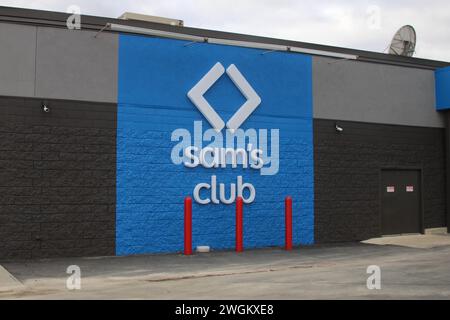 San Antonio, USA. 05th Feb, 2024. Exterior view and signage of a Sam's Club location in San Antonio, Texas, USA, on February 5, 2024. Sam's Club is a membership-only warehouse club retail store. The retail store can be found in 45 states within the USA. There are also 45 locations in China and 168 in Mexico. (Photo by Carlos Kosienski/Sipa USA) Credit: Sipa USA/Alamy Live News Stock Photo