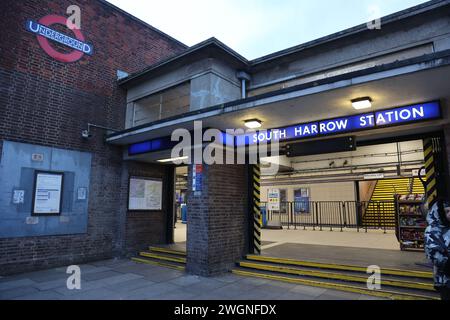 South Harrow London Underground Station Sign Stock Photo - Alamy