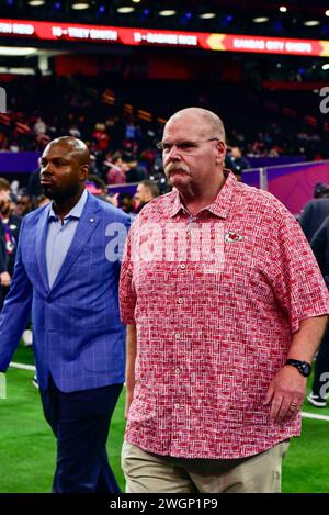 Kansas City Chiefs coach Andy Reid signs autographs during NFL football ...