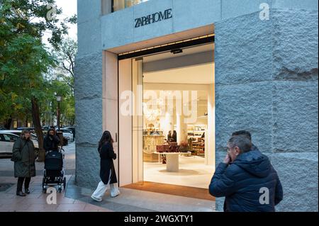 Madrid, Spain. 06th Feb, 2024. Pedestrians walk past the Spanish Inditex group dedicated to the manufacturing of furniture and home textiles, Zara Home, store in Spain. (Photo by Xavi Lopez/SOPA Images/Sipa USA) Credit: Sipa USA/Alamy Live News Stock Photo