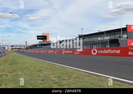 Mount Panorama Circuit is a motor racing track located in Bathurst, New ...