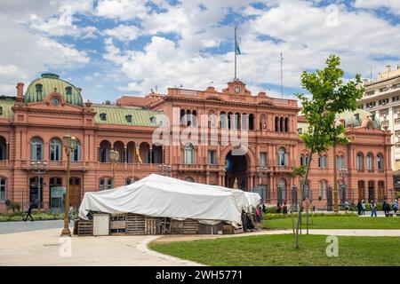 Casa Rosada, Presidential Palace, Plaza de Mayo, Buenos Aires, Argentina, Monday, November 13, 2023. Photo: David Rowland / One-Image.com Stock Photo