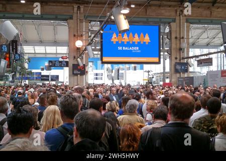 Paris, France - May 25 2018: Thousands of commuters and travellers stuck in Gare du Nord waiting for their trains to arrive. Stock Photo