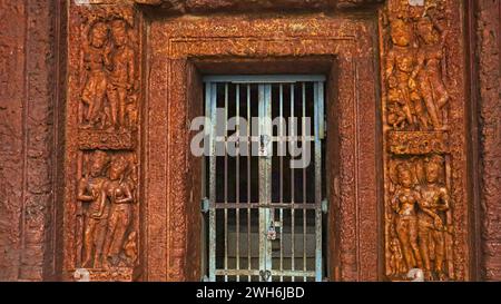 Carvings of Couples on the Frame of Laxman Temple, Sirpur, Mahasamund, Chhattisgarh, India. Stock Photo