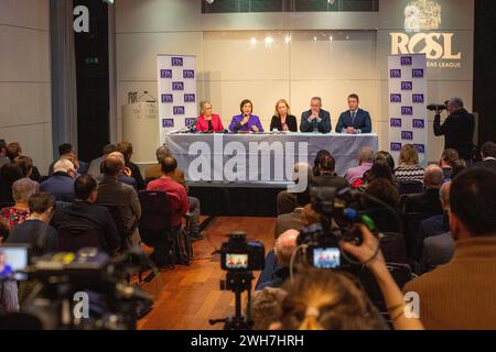 London, England, UK. 8th Feb, 2024. (Left to Right )First Minister of Northern Ireland MICHELLE O'NEILL, Sinn Fein President MARY LOU MCDONALD, FPA Director DEBORAH BONETTI, Minister of Economy of Northern Ireland CONOR MURPHY and Member of Parliament JOHN FINUCANE are seen at Foreign Press Association briefing. (Credit Image: © Tayfun Salci/ZUMA Press Wire) EDITORIAL USAGE ONLY! Not for Commercial USAGE! Stock Photo