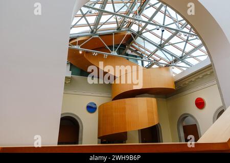 Frank Gehry-designed Allan Slaight and Emmanuelle Gattuso Spiral ...