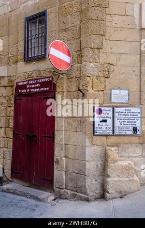 A closed down greengrocers in Birgu (Vittoriosa), Valletta, Malta Stock Photo