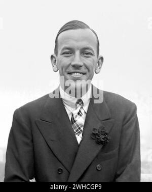 Noel Coward. Portrait of the English playwright, composer and singer,  Sir Noël Peirce Coward  (1899-1973). Photo from Bain News Service, c.1925. Stock Photo