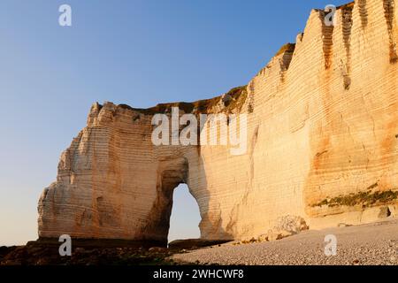 Manneporte rock arch and cliffs, Etretat, Alabaster Coast, Seine-Maritime, Normandy, France Stock Photo